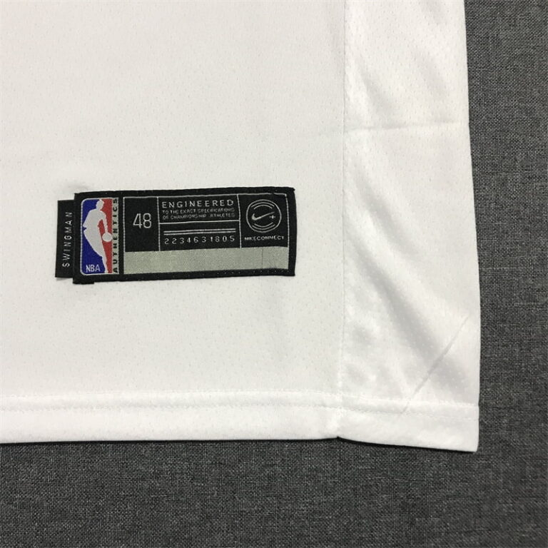 2022-23 Miami Heat Dwyane Wade #3 White Vintage Jersey - Image 4