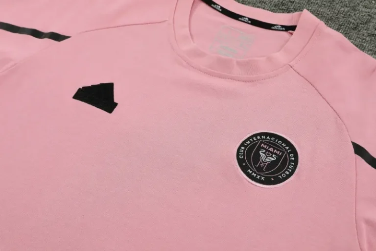 24/25 Inter Miami Pink Training Suit - Image 2