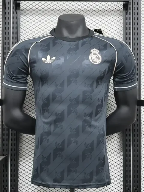 24/25 Player Real Madrid Black Retro Model Soccer Jersey