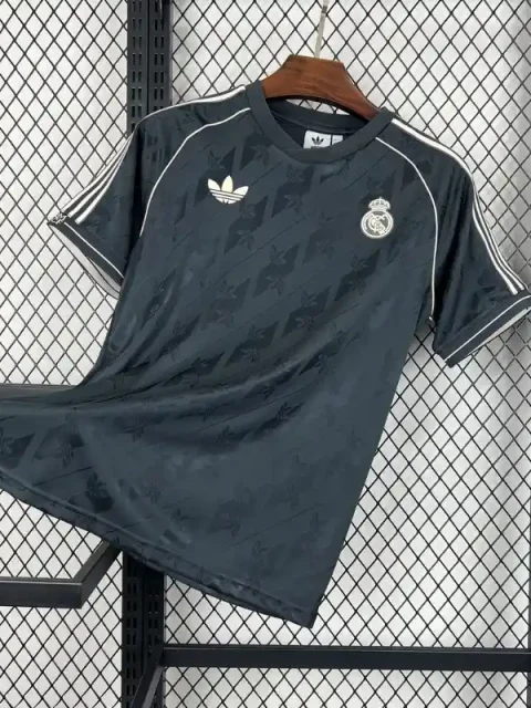 24/25 Real Madrid Black Retro Model Soccer Jersey