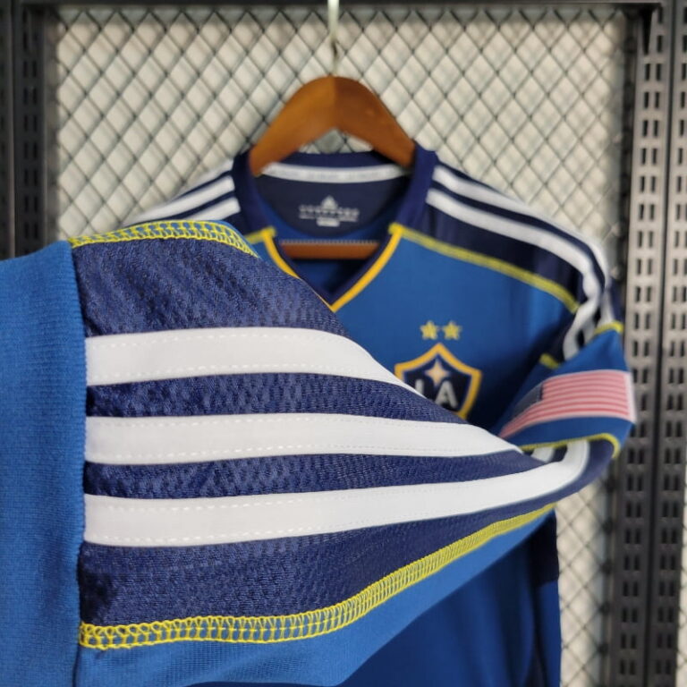 Retro 2011-12 Long Sleeve LA Galaxy Soccer Jersey - Image 6