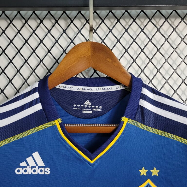 Retro 2011-12 Long Sleeve LA Galaxy Soccer Jersey - Image 4