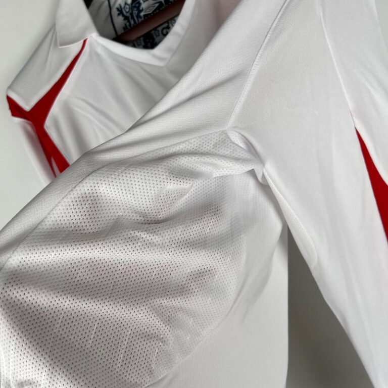 Retro 2006 Long Sleeve England Soccer Jersey Home - Image 6
