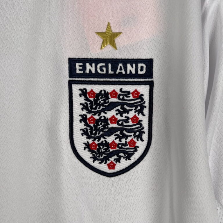 Retro 2006 Long Sleeve England Soccer Jersey Home - Image 3