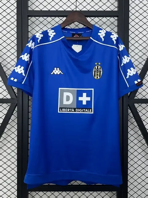 Retro 1999-00 Juventus Soccer Jersey Away
